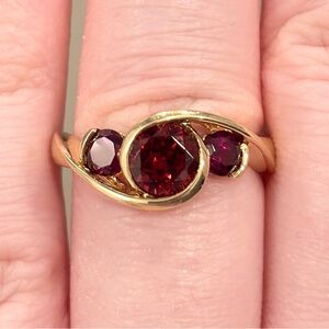 Vintage 14K Garnet Ring, Pyrope Rhodolite Three Stone, Deep Fire Red, Size 6.75